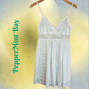 Peppermint Bay Mini Dress Womens Sz M Boho White Sequined Subtle Crocodile Print